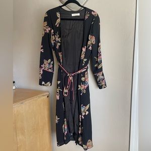 Solitaire Anthropologie Black Floral Duster Cardigan Belted Kimono Coat Size M